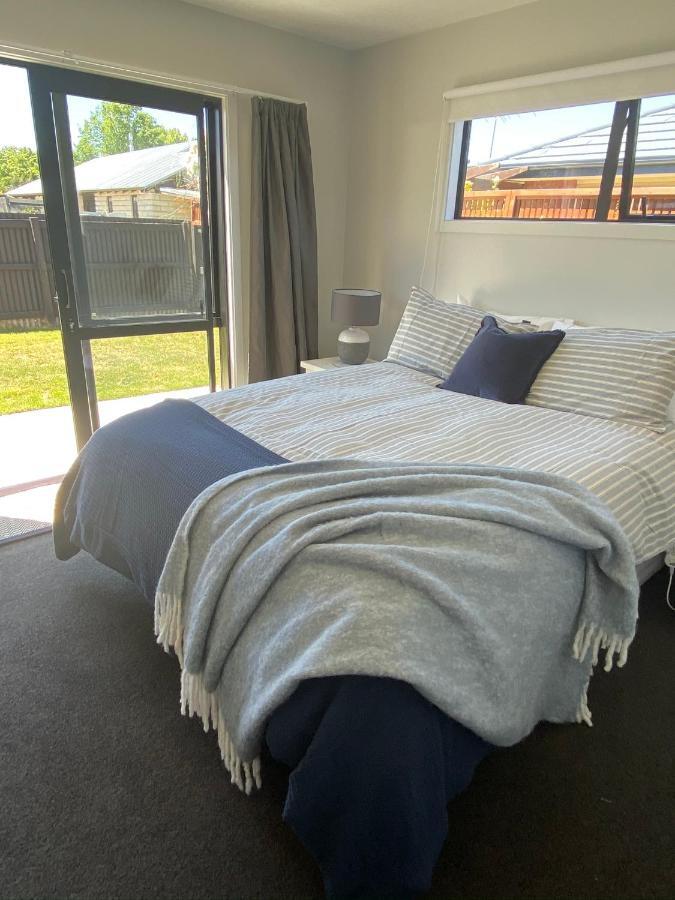 Central Retreat And Self Contained With Free Wifi 크롬웰 외부 사진