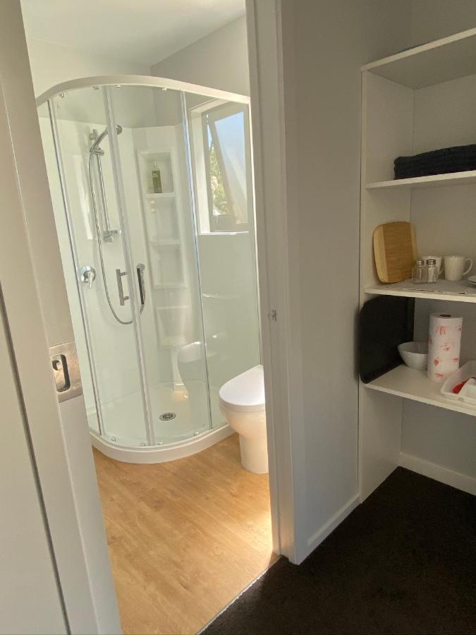 Central Retreat And Self Contained With Free Wifi 크롬웰 외부 사진